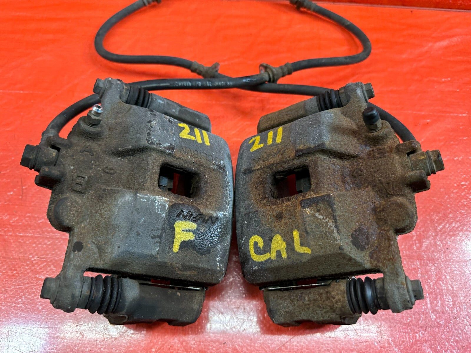 02 06 ACURA RSX TYPE S   FRONT BRAKE CALIPER SET CALIPERS LEFT AND RIGHT OEM 2116