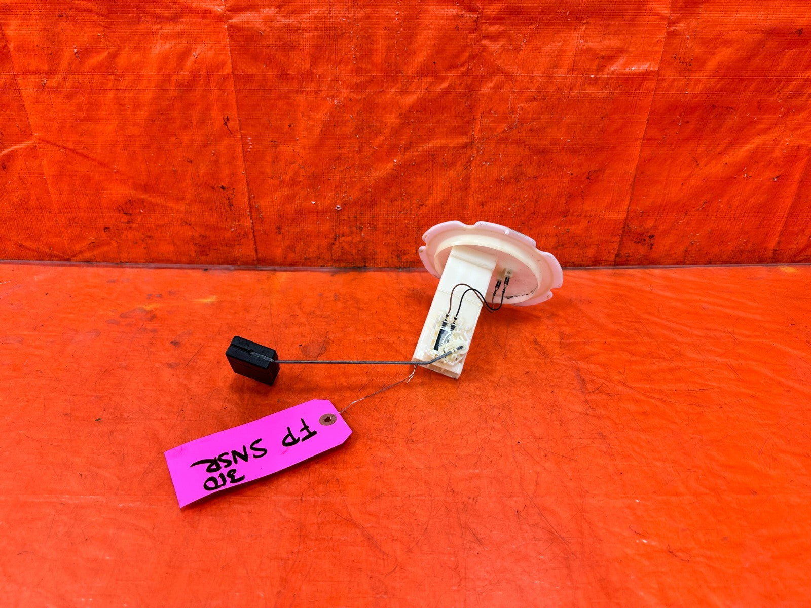 09 15 INFINITI G37 & Q60 COUPE   GASOLINE GAS FUEL LEVER SENSOR METER UNIT #3101