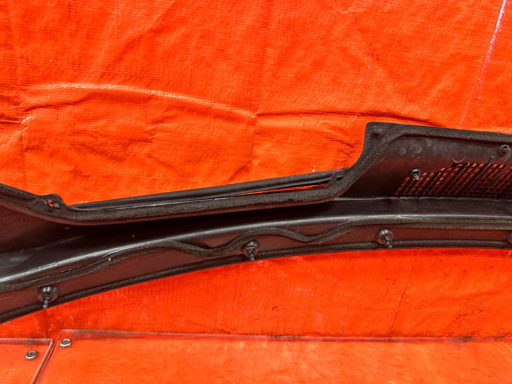 96 00 HONDA CIVIC   WINDSHIELD WIPER COWL TRIM PLASTIC   OEM FACTORY OE   #2977
