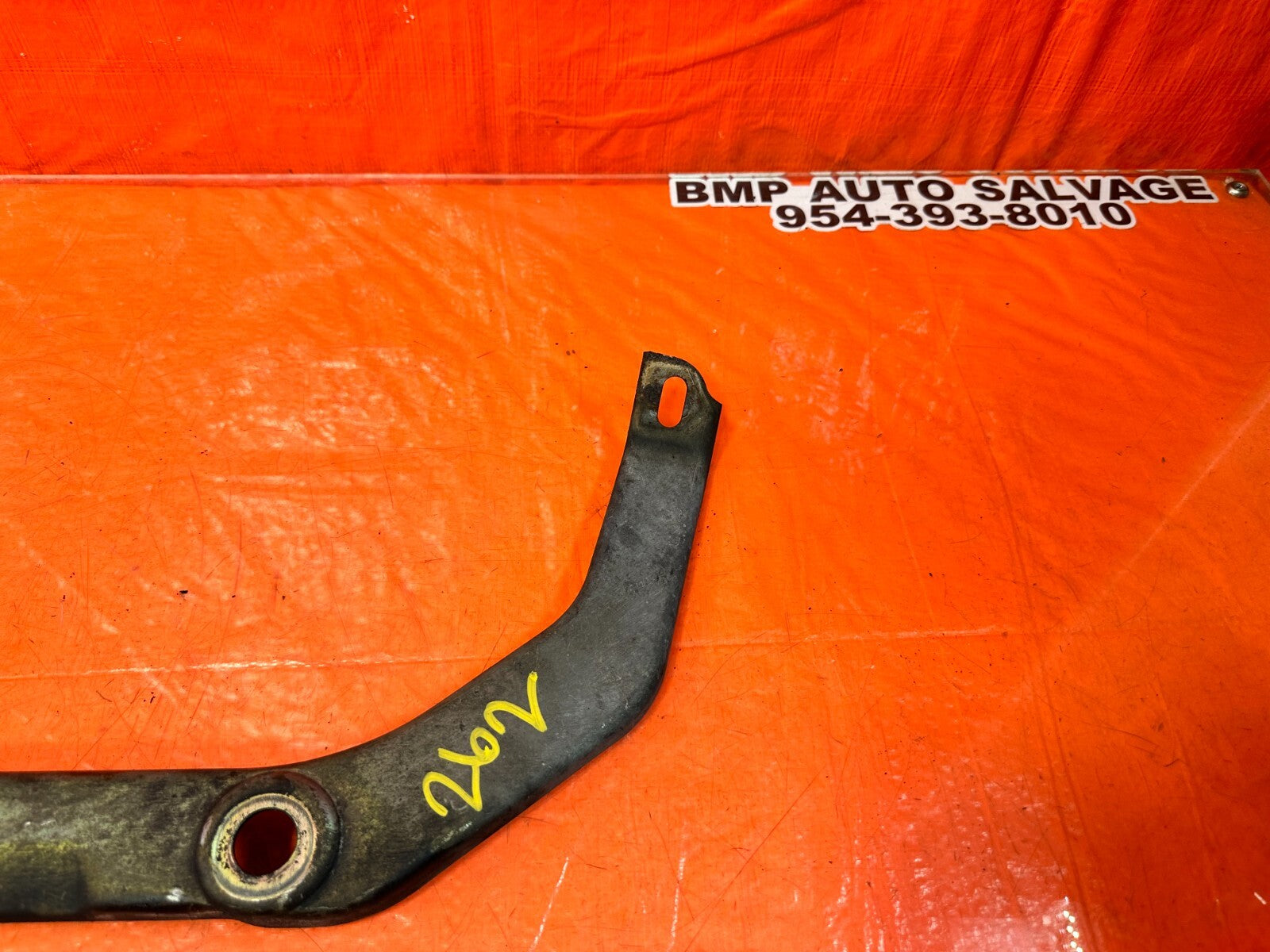03 07 NISSAN 350Z   EXHAUST MANIFOLD BRACKET EXHAUST MOUNTING BRACKET OEM #2624