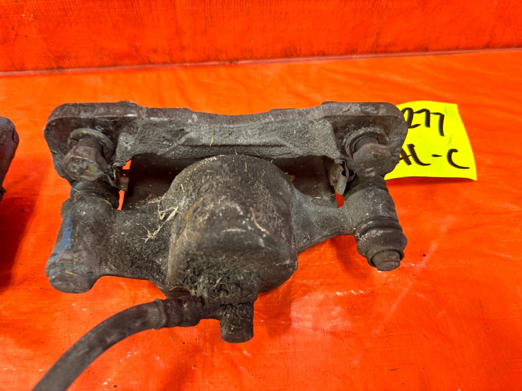 88 89 HONDA CRX DX SI   FRONT BRAKE CALIPERS   LEFT RIGHT CALIPER SET    OEM 27718