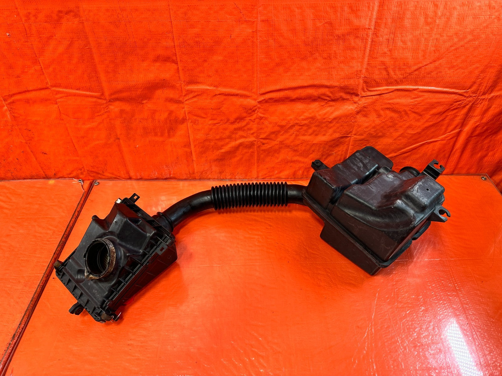 96 00 HONDA CIVIC / NON VTEC D16Y7 FACTORY INTAKE SYSTEM AIR BOX W/ ALL ARMS OEM9