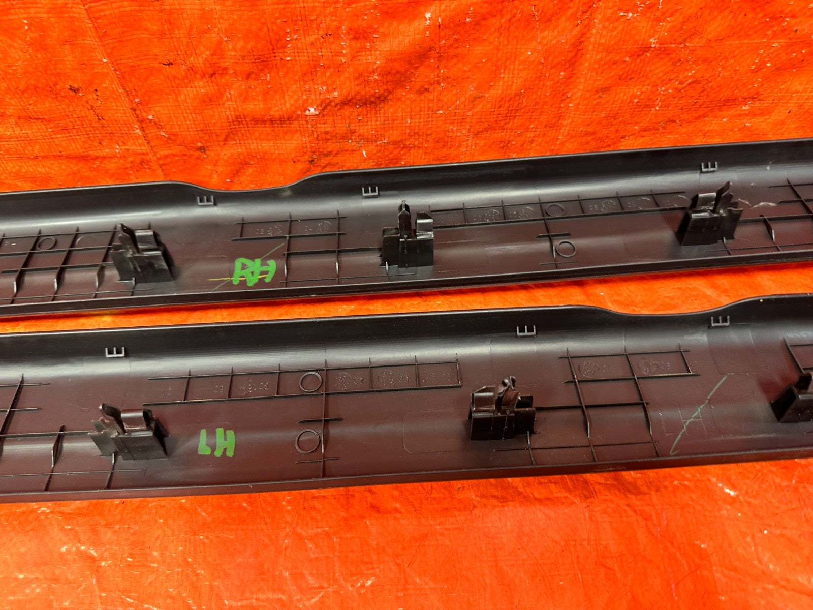09 11 MAZDA RX8 RX 8   LEFT AND RIGHT FLOOR PILLARS SCUFF PLATE SET   OEM 3038