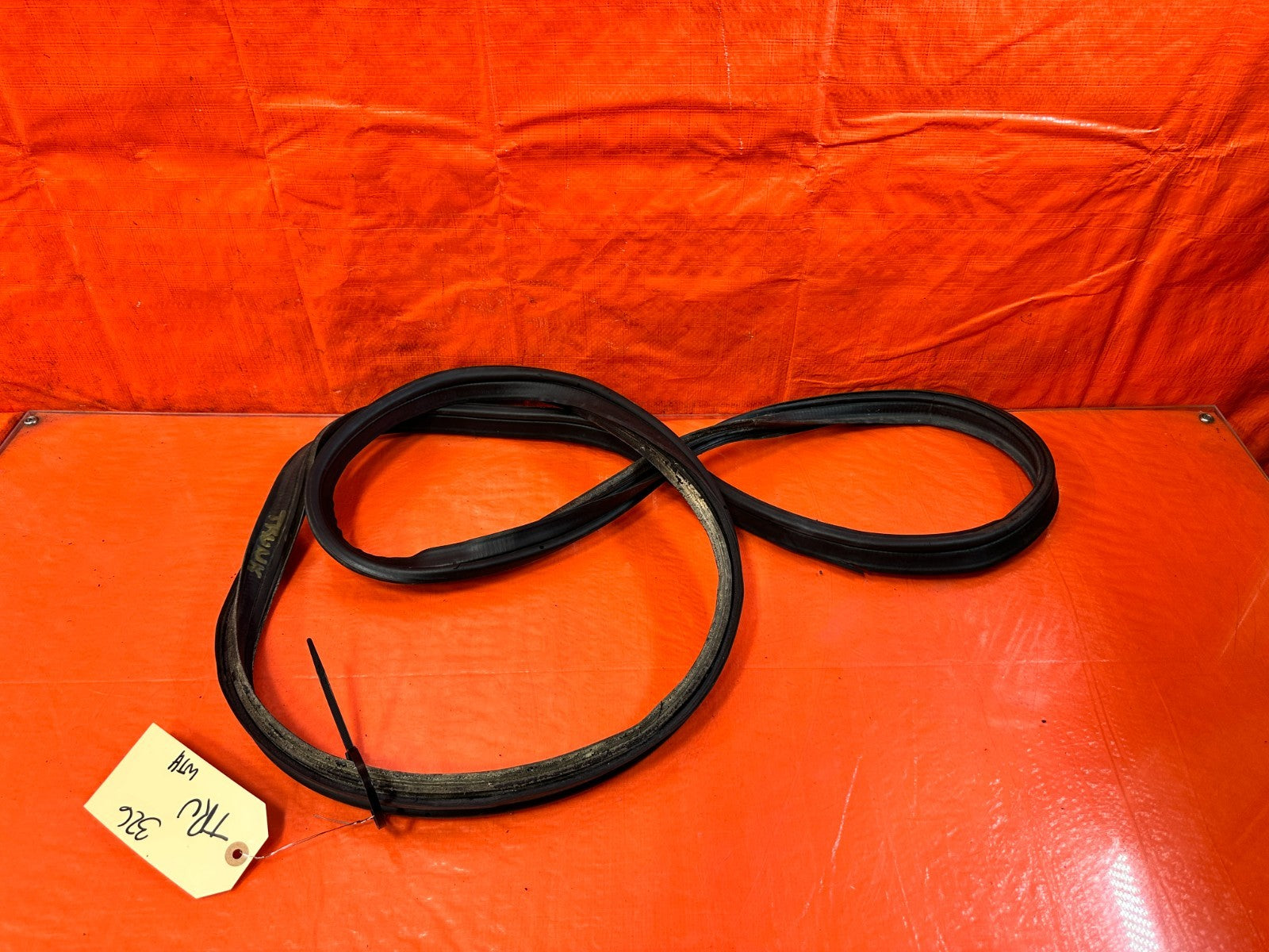 10 16 HYUNDAI GENESIS COUPE TRUNK WEATHER STRIP TRIM GASKET LINER LINING OEM 3260