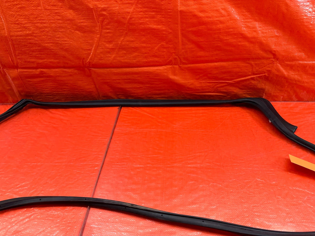 14 20 INFINITI Q50   PASSENGER RIGHT REAR DOOR WEATHER STRIP RUBBER SEAL OEM 2156