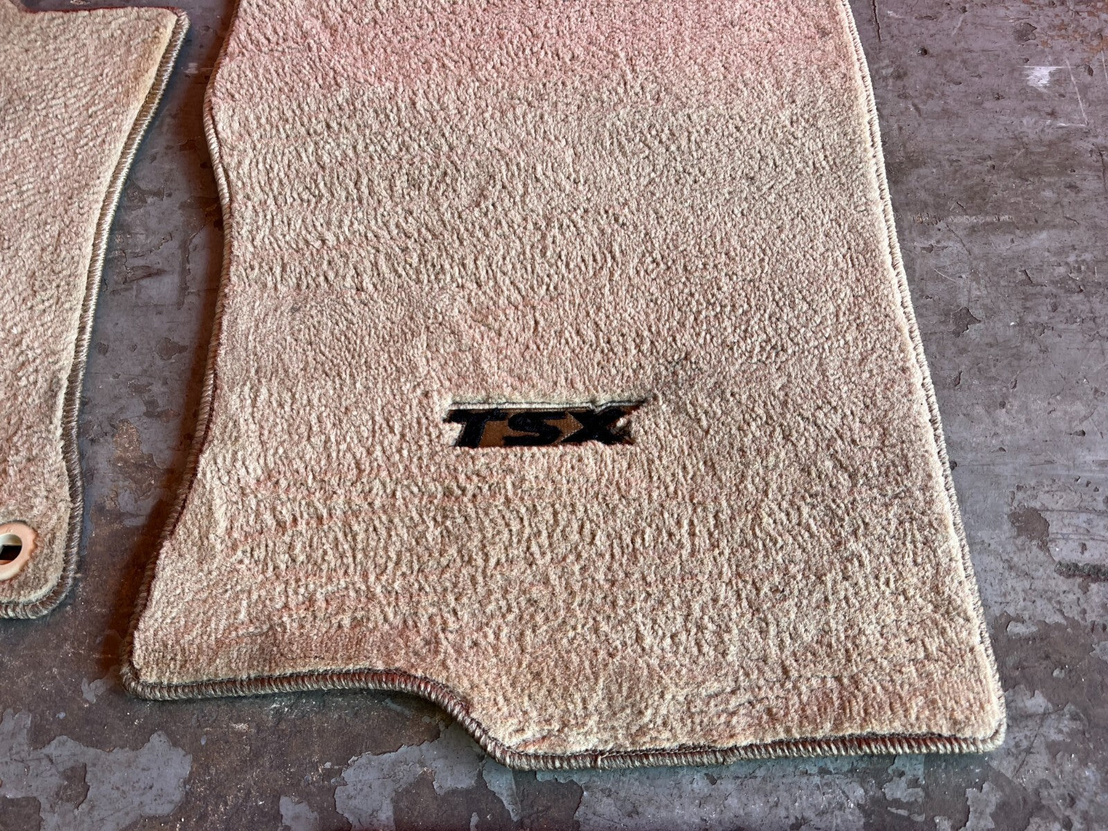 09 14 ACURA TSX   FLOOR MAT SET   IVORY COLOR   LEFT RIGHT FRONT REAR   OEM #1584