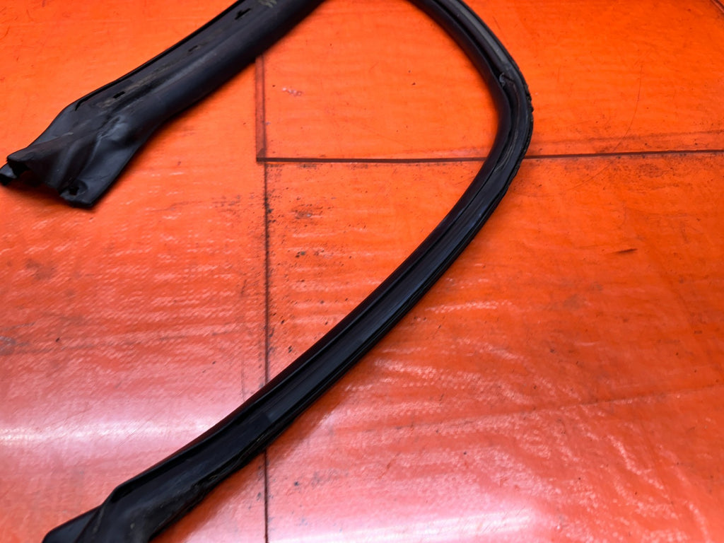 94-01 ACURA INTEGRA 4D SEDAN LEFT DRIVER FRONT REAR DOOR WEATHERSTRIP #3406