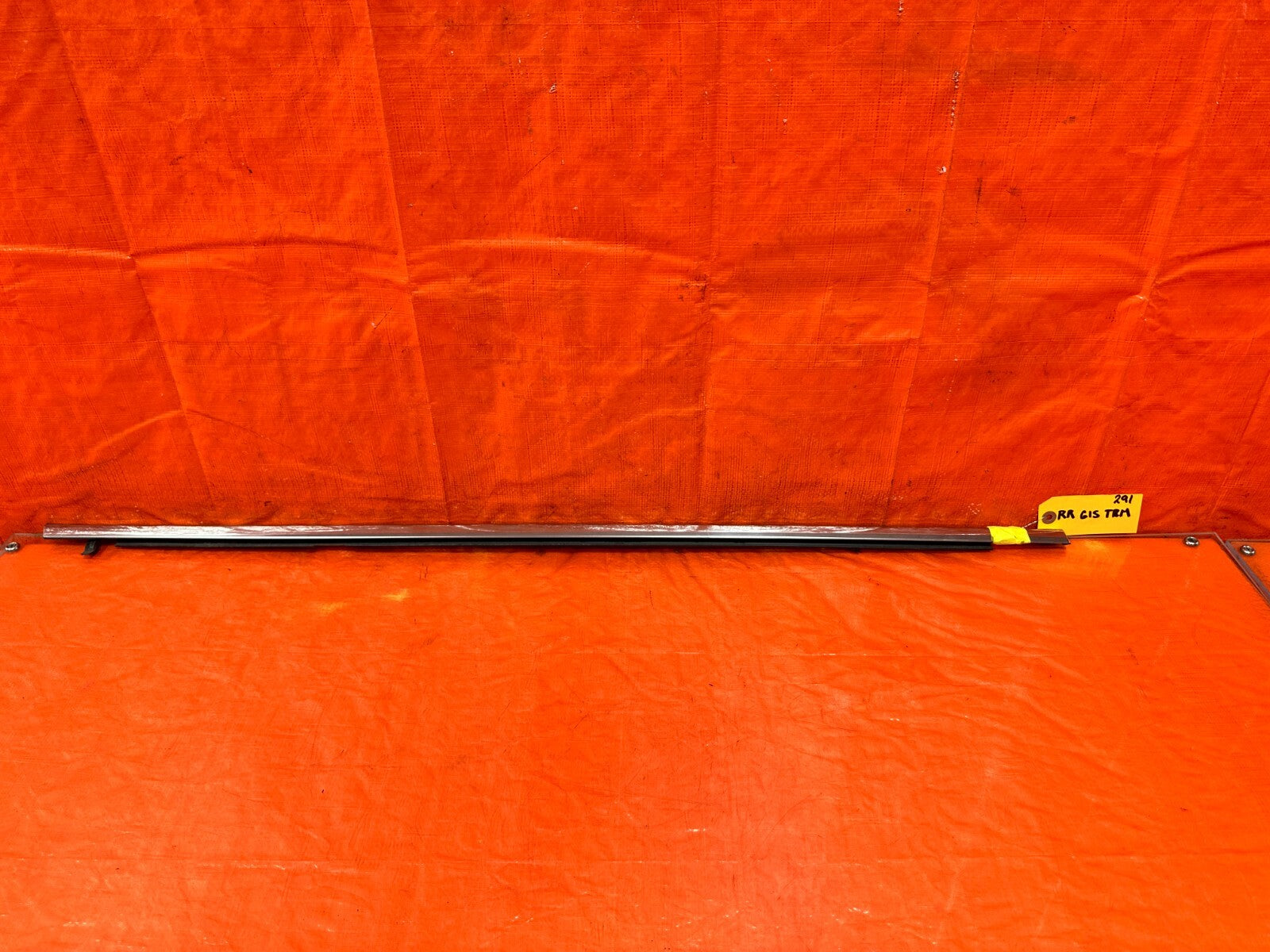 04 08 ACURA TSX   RIGHT REAR EXTERIOR WINDOW GLASS TRIM   OEM FACTORY #2910