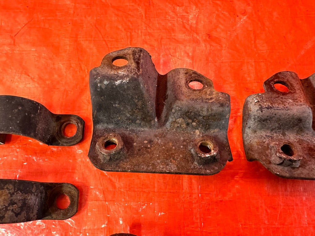 94 01 ACURA INTEGRA   REAR SWAY BAR BUSHINGS AND BRACKETS LEFT & RIGHT OEM #2817