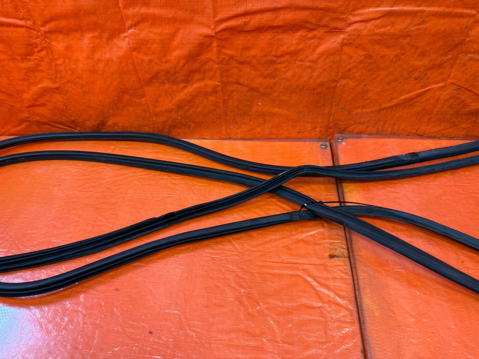 08 15 INFINITI G37 & Q60 CHASSIS TO DOOR OPEN TRIM WEATHER STRIP LEFT RIGHT 3287