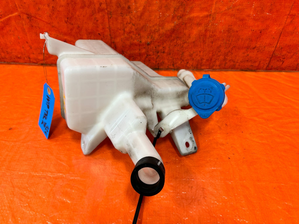 18 22 HONDA ACCORD 1.5L   WINDSHIELD WIPER TANK W/ NECK AND MOTOR   OEM #3246