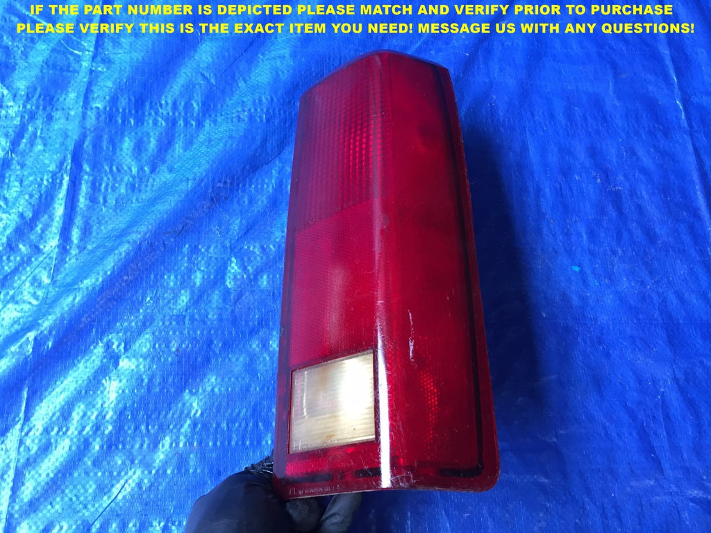 OEM 1985   2005 CHEVROLET CHEVY ASTROVAN PASSENGER RIGHT TAIL LIGHT 6B4