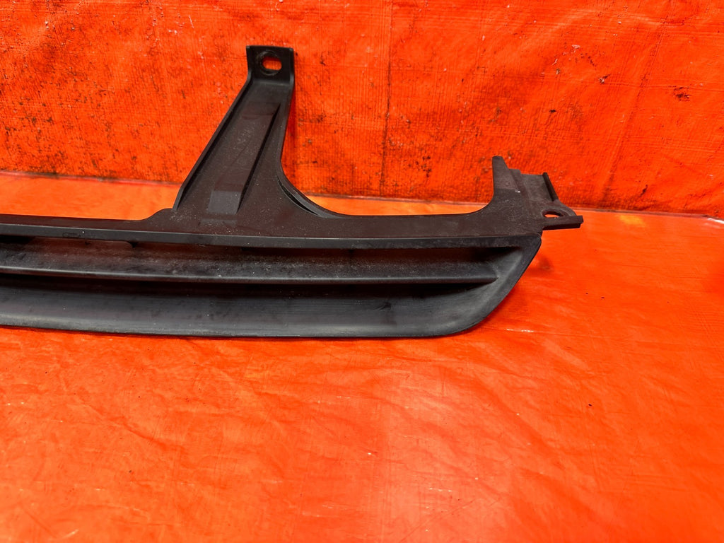 97 98 HONDA PRELUDE   FRONT BUMPER GRILLE ASSEMBLY   OEM FACTORY #3234