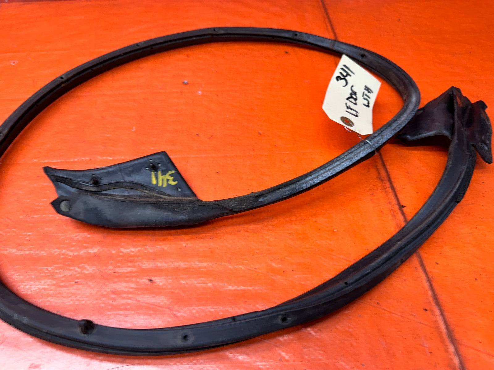 94-01 ACURA INTEGRA 4D 1.8L LEFT FRONT LF DRIVER DOOR WEATHER STRIP SEAL OEM #348