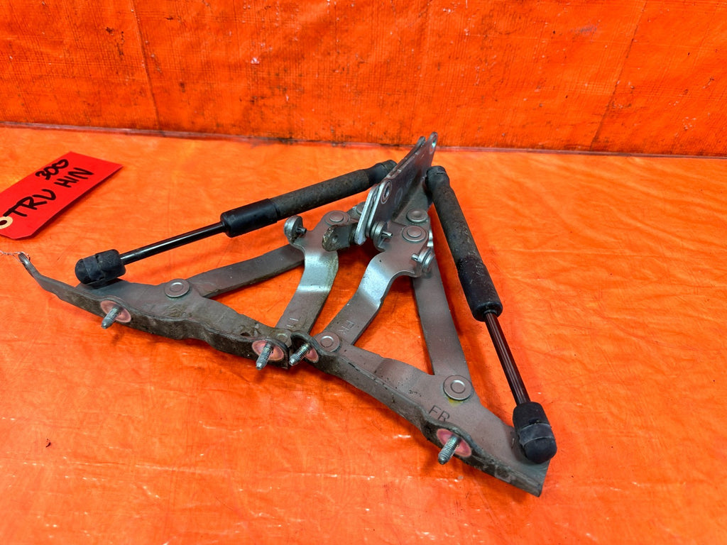 04 11 MAZDA RX8 RX 8   TRUNK HINGE SET   LEFT AND RIGHT HINGES W/ SHOCKS OEM 3032