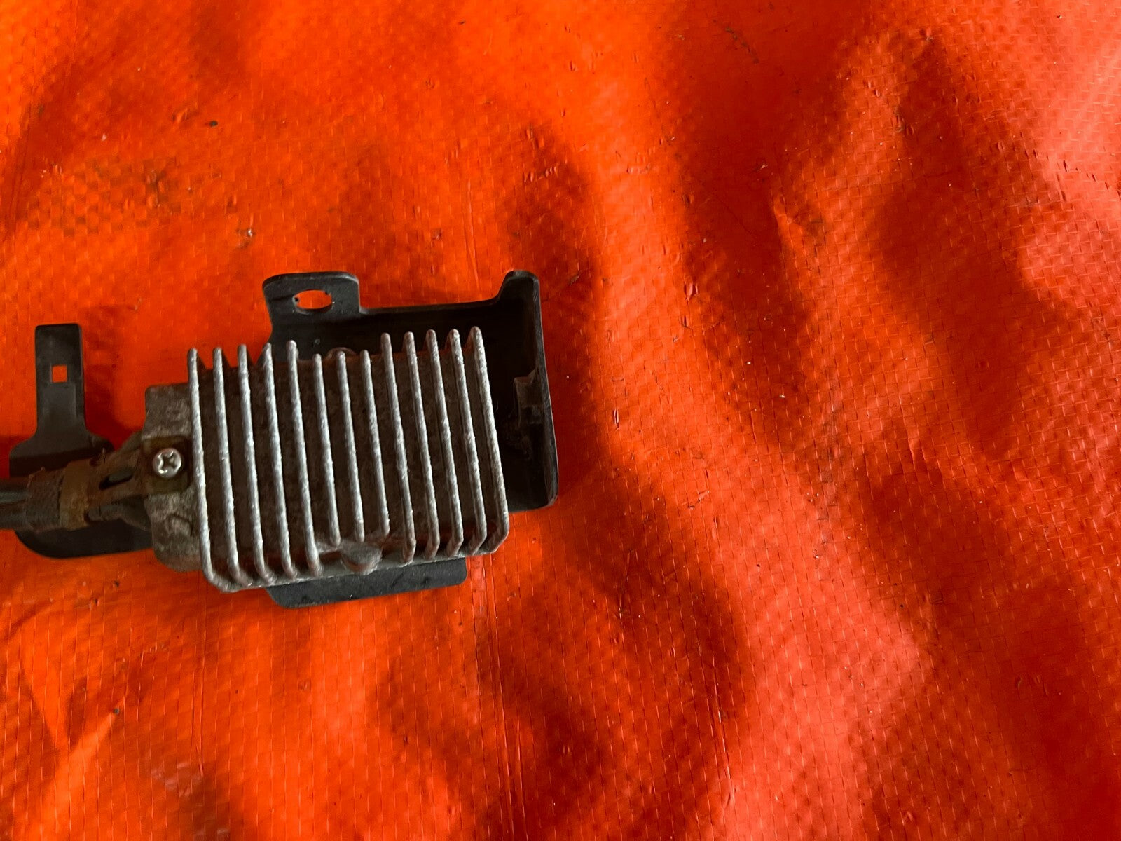 00 05 TOYOTA CELICA GT & GT S   FUEL INJECTOR GASOLINE GAS RESISTOR BOX   OEM OE1