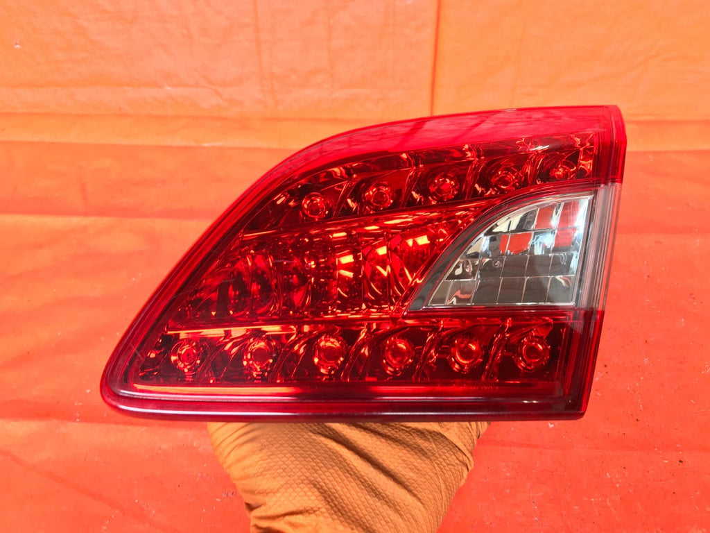 OEM 2013 2014 2015 NISSAN SENTRA PASSENGER RIGHT INNER TRUNK TAIL LIGHT LAMP RH0