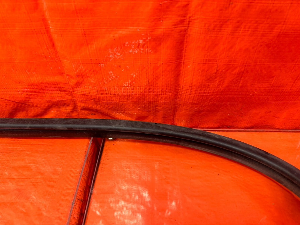 13 SUBARU IMPREZA WRX WAGON CHASSIS TO DOOR OPEN TRIM RUBBER STRIP RIGHT FRONT13