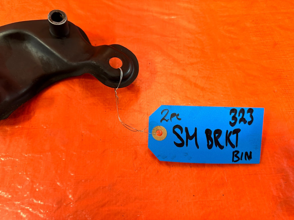 92 96 HONDA PRELUDE   LEFT & RIGHT  STEERING RACK BRACKET   OEM FACTORY #3231