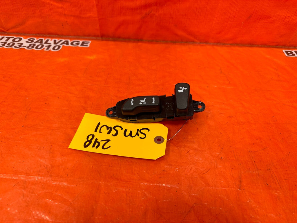 08 09 INFINITI G37 2D COUPE SPORT S   DRIVER LEFT SEAT ADJUSTMENT SWITCH OEM 2480
