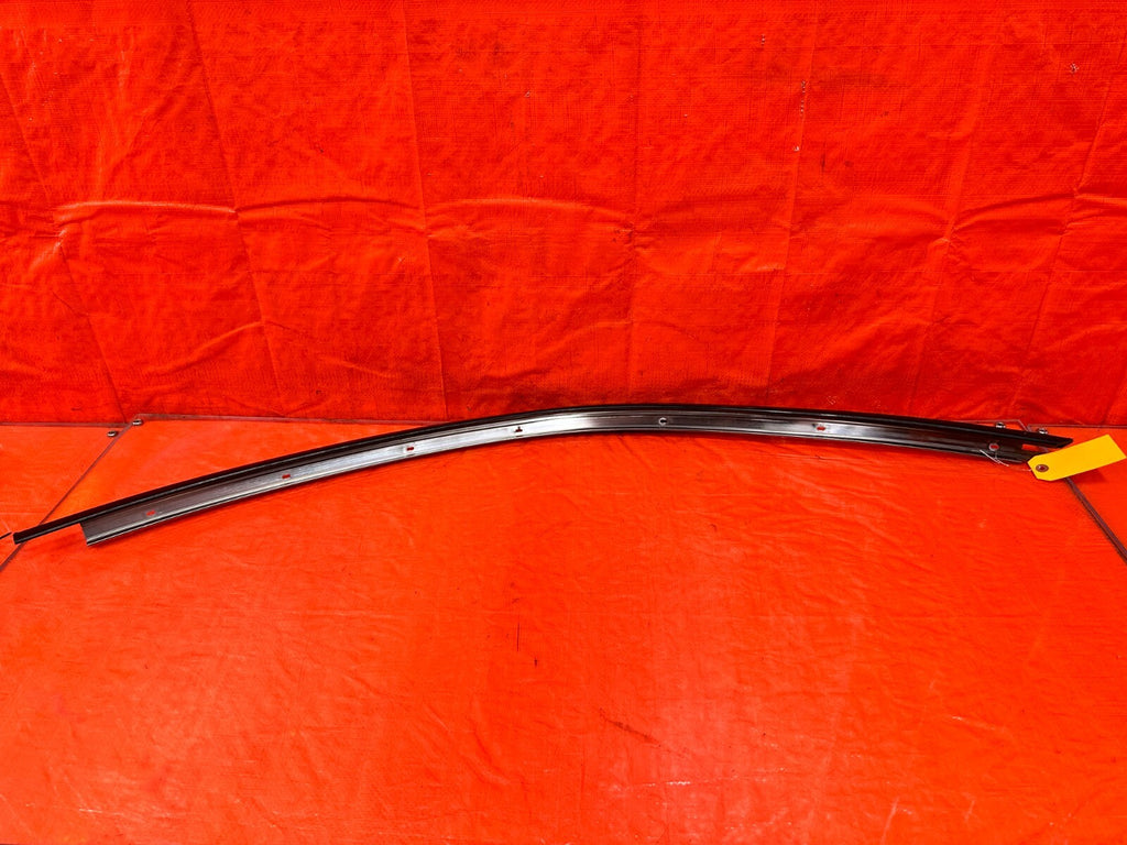 FRS BRZ & 86   PASSENGER RIGHT UPPER GLASS TRIM DRIP  RETAINER   OEM #2936