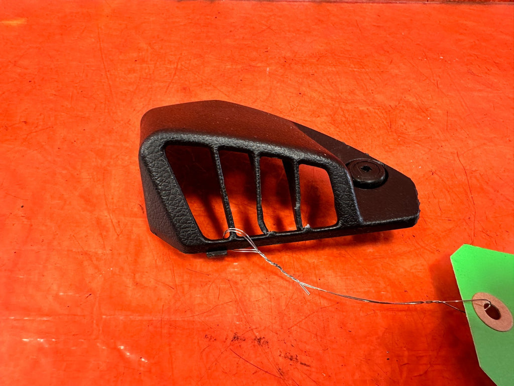 90 91 HONDA CIVIC HATCHBACK   LEFT DASH AC VENT   OEM 3171