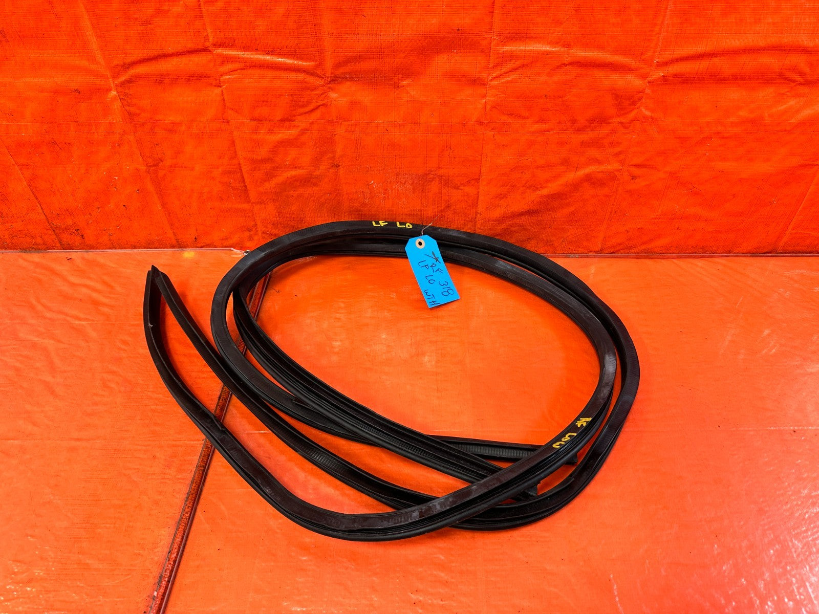 10 16 HYUNDAI GENESIS COUPE   CHASSIS TO DOOR OPEN TRIM WEATHER STRIP LEFT RIGHT0