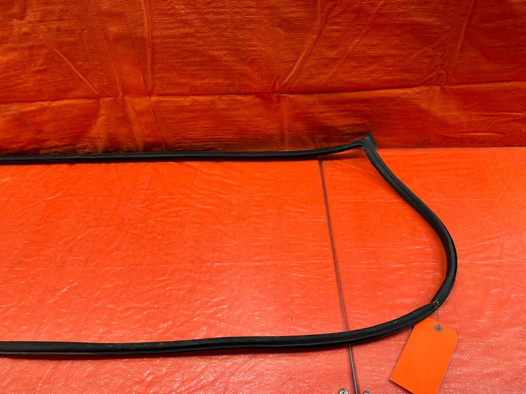 08 12 HONDA ACCORD SEDAN RIGHT FRONT DOOR WEATHER STRIP TRIM SEAL OEM #2392