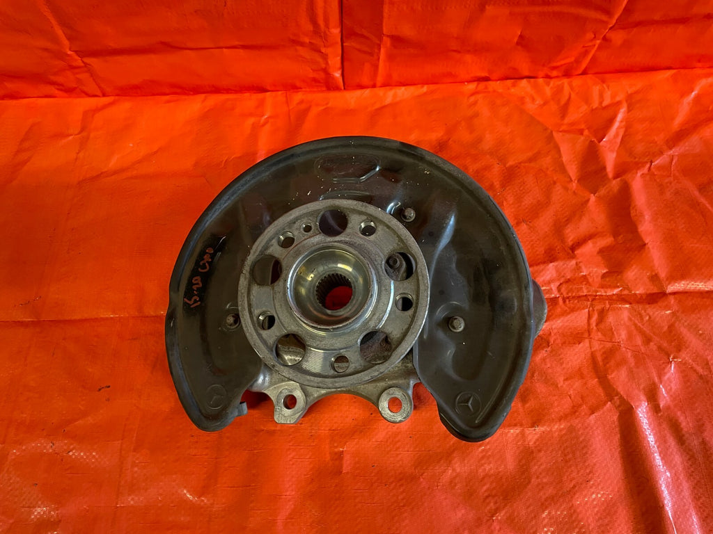 15 20 MERCEDES BENZ C300 W205 4MATIC   PASSENGER RIGHT REAR SPINDLE KNUCKLE HUB0