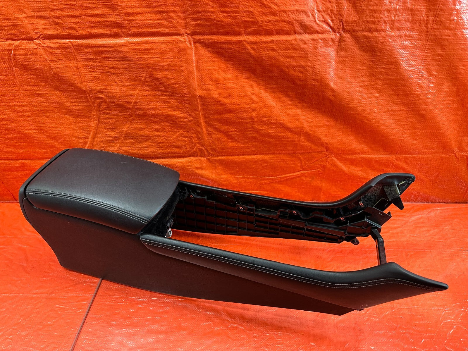 16 20 INFINITI Q50 / 17 20 Q60   ARM REST CENTER CONSOLE   OEM FACTORY OE #2150
