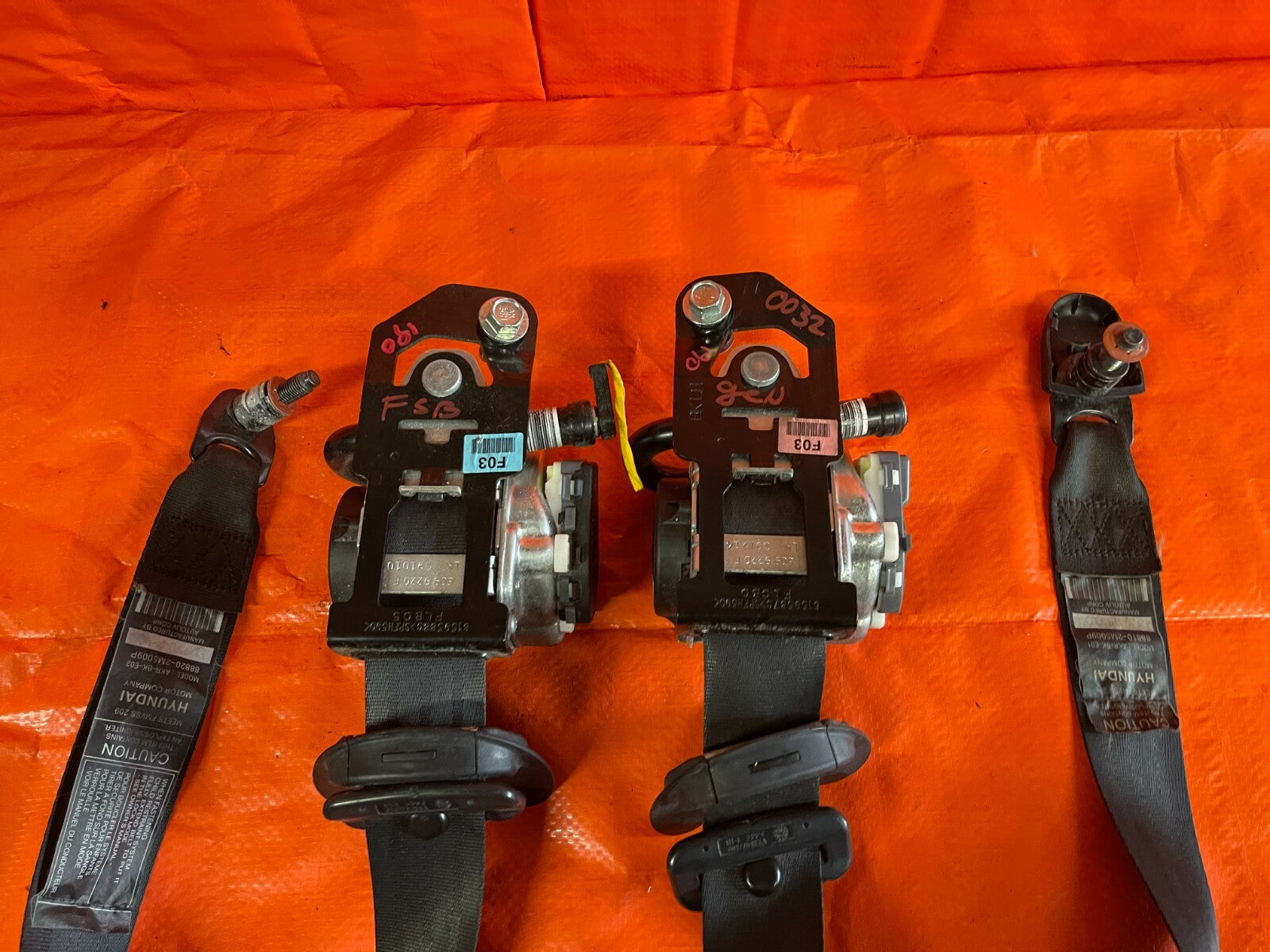 10 12 HYUNDAI GENESIS 2D COUPE   FRONT SEAT BELT SET   BELTS LEFT RIGHT   OEM OE4