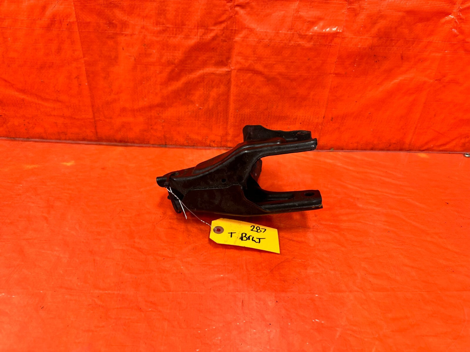 96 00 HONDA CIVIC EX COUPE   REAR TRANSMISSION BRACKET   AUTOMATIC AUTO A/T #2874