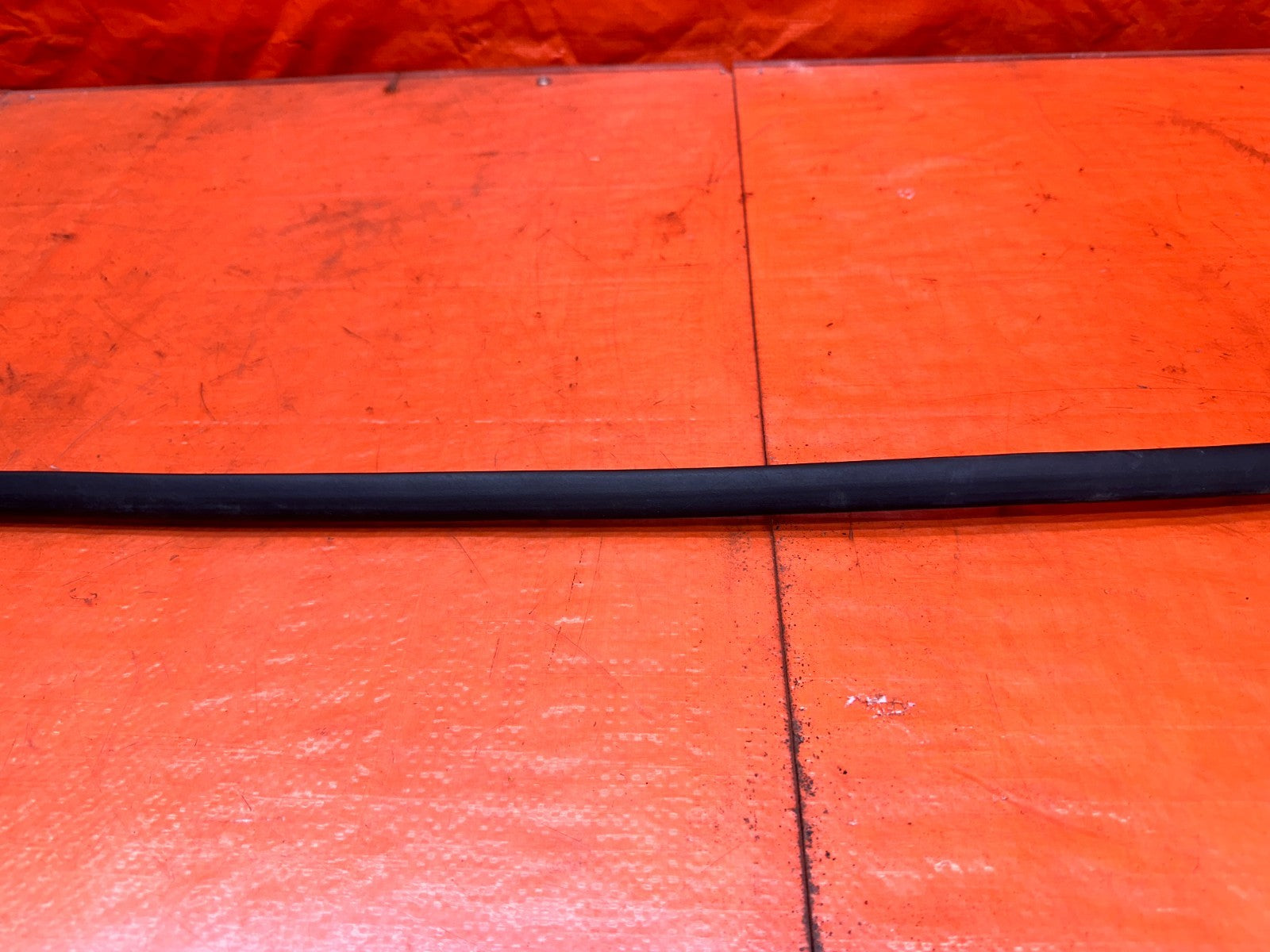 92 96 HONDA PRELUDE RIGHT FRONT LOWER DOOR WEATHERSTRIP OEM #3325