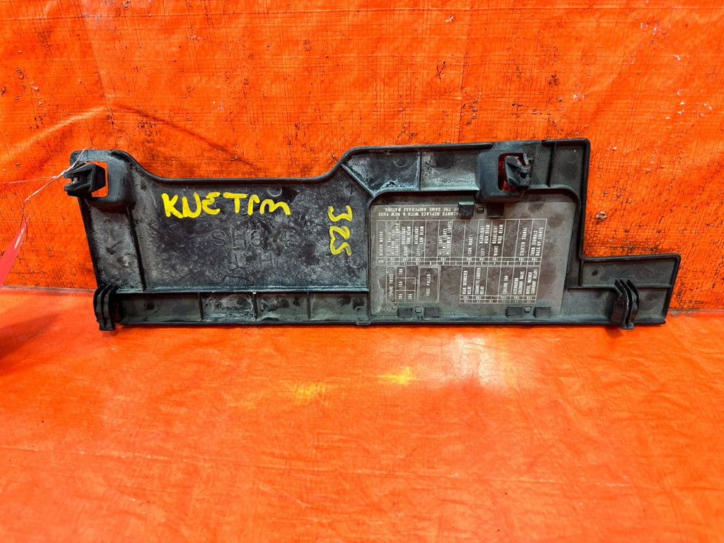 90 91 HONDA CIVIC HATCHBACK   UNDER STEERING COLUMN IGNITION KNEE TRIM OEM 3253