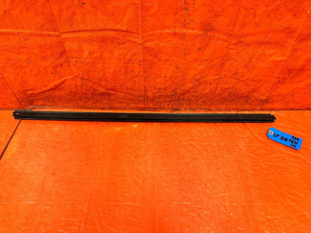 09 15 INFINITI G37 CONVERTIBLE   INTERIOR DOOR PANEL MOUNTED GLASS TRIM OEM 3290