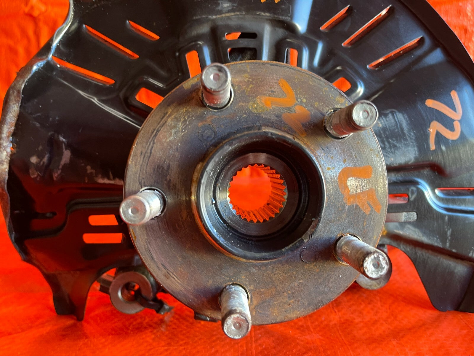 18 21 SUBARU CROSSTREK   AWD   DRIVER LEFT FRONT SPINDLE KNUCKLE HUB   OEM #724