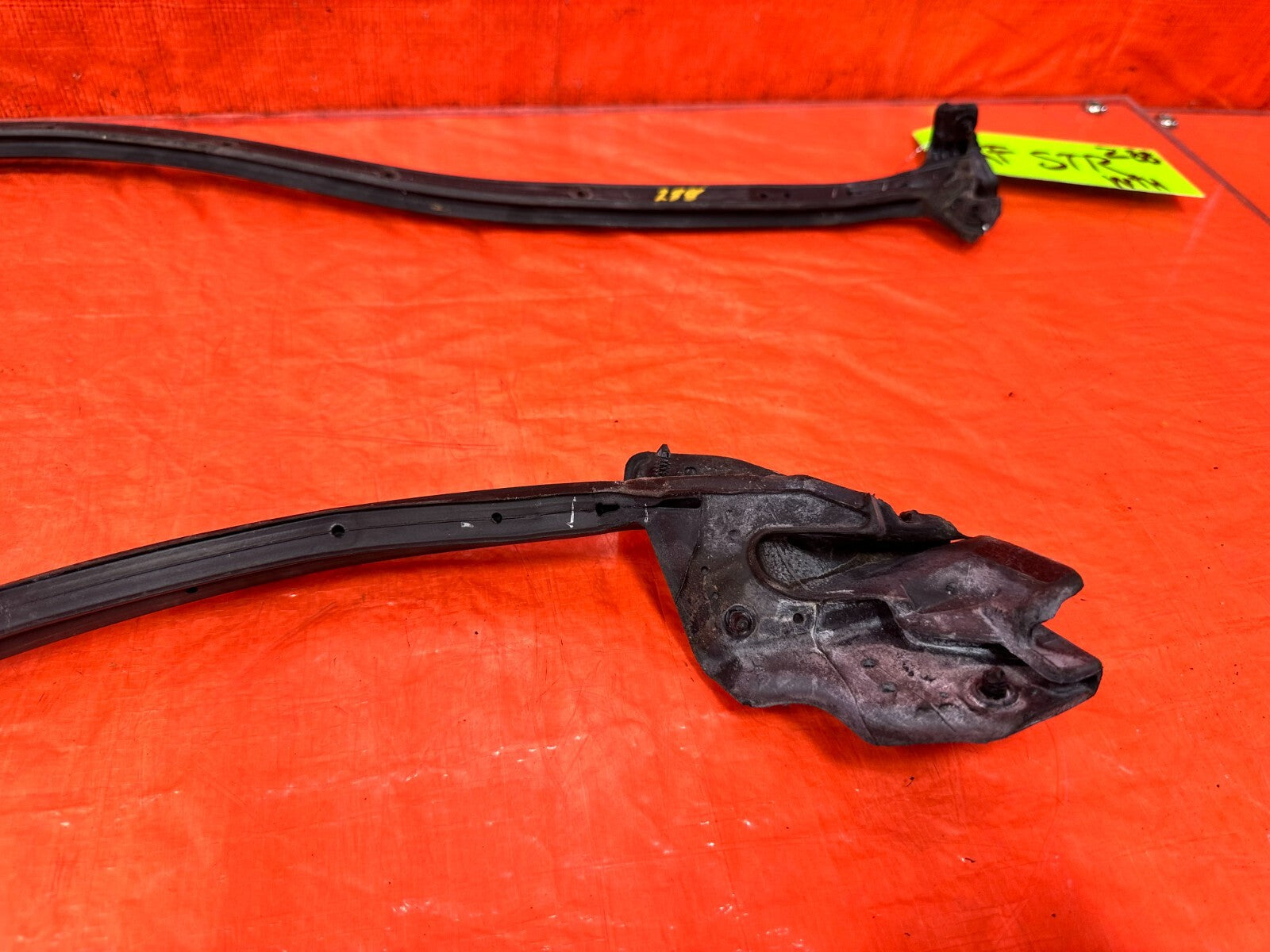 02 10 LEXUS SC430   RIGHT FRONT   DOOR WEATHER STRIP   OEM FACTORY OE #28811