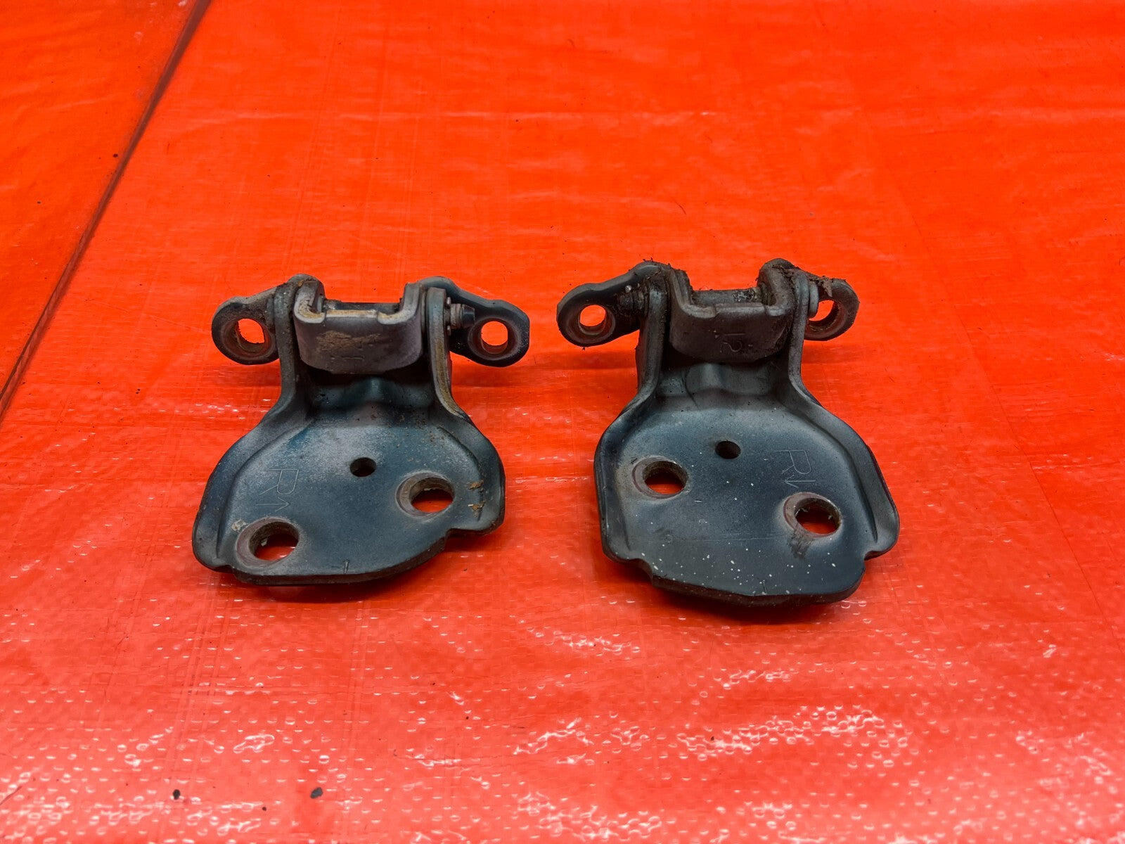 90 01 ACURA INTEGRA SEDAN / RIGHT FRONT DOOR HINGE SET / UPPER LOWER / OEM #1610