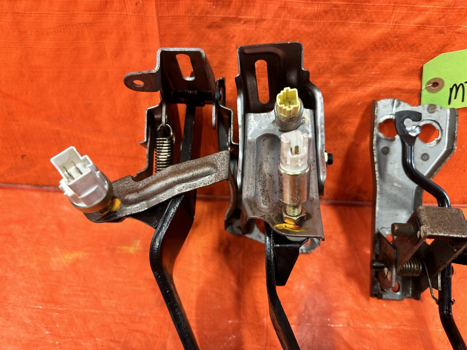 00 05 HONDA S2000   PEDAL SET   GAS BRAKE & CLUTCH PEDALS W ALL SENSORS OEM #2904