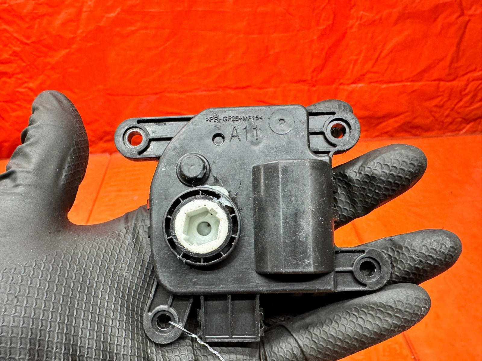 13 16 HYUNDAI GENESIS   RECIRCULATING BLEND DOOR ACTUATOR MOTOR H40073 0880 6B135