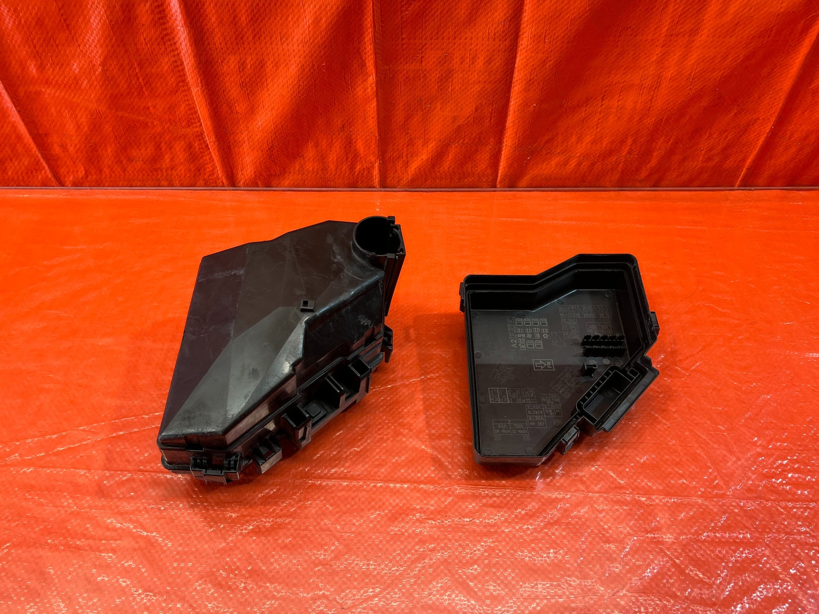 09 11 HONDA CIVIC SI SEDAN   EXTERIOR UNDER THE HOOD ENGINE BAY FUSE BOX OEM 2039