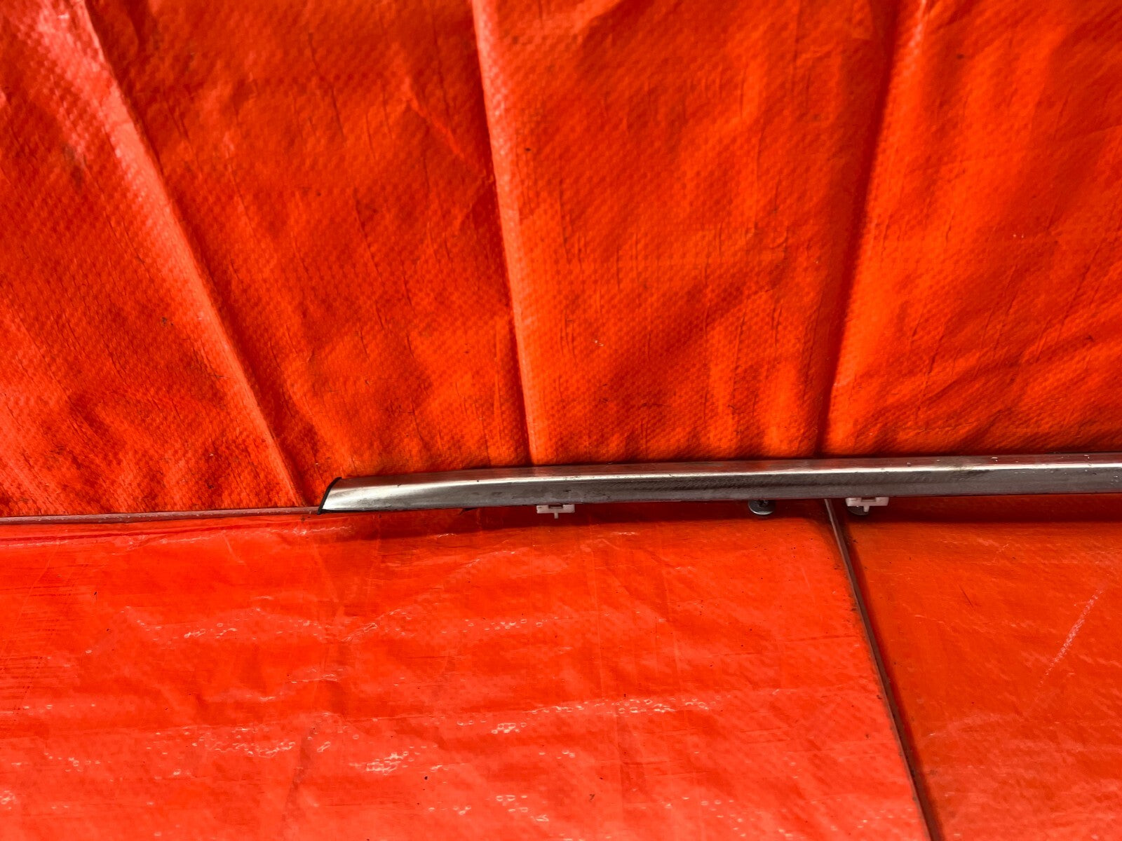 90 93 ACURA INTEGRA   RIGHT FRONT EXTERIOR WINDOW GLASS TRIM   OEM FACTORY #1608