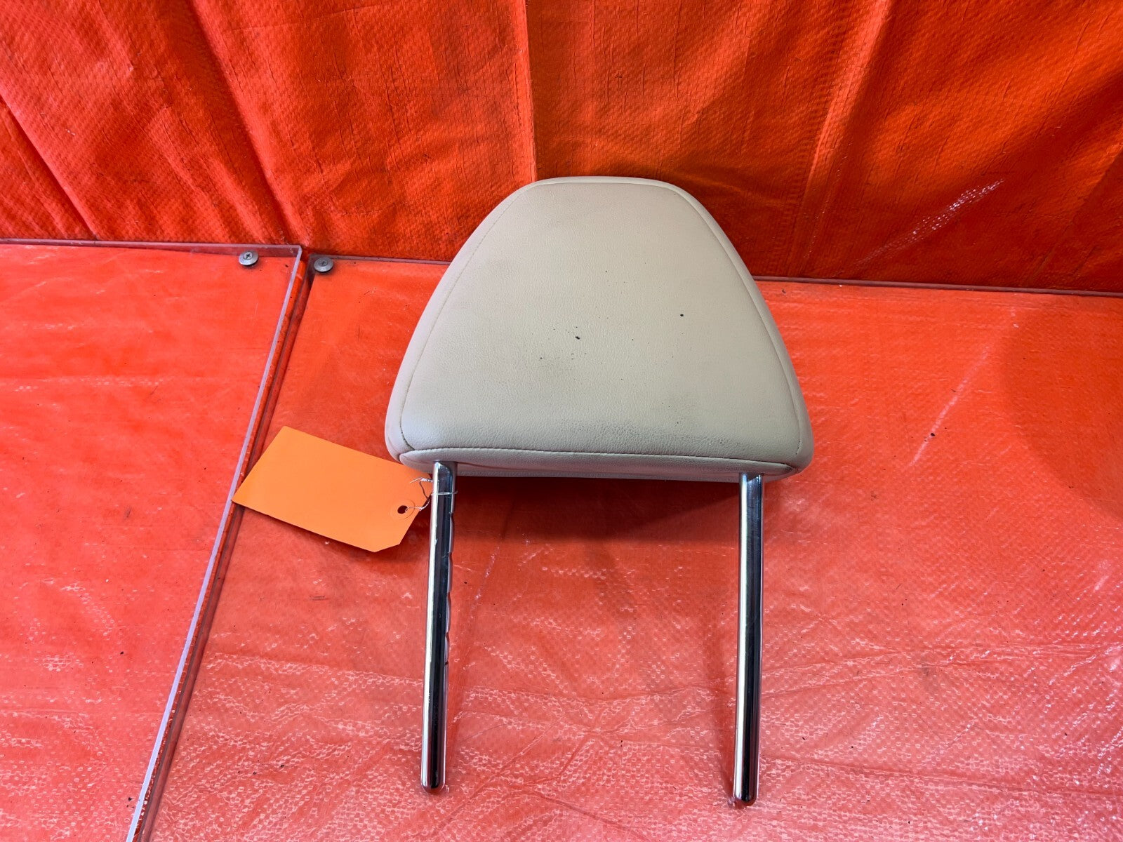 09 10 ACURA TSX   FRONT SEAT HEAD REST LEFT OR RIGHT   IVORY COLOR   OEM #158 111