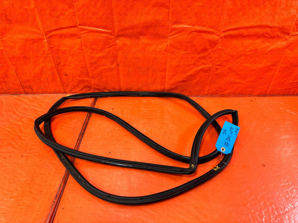 96 00 HONDA CIVIC COUPE   PASSENGER RIGHT WEATHER STRIP TRIM SEAL GASKET OEM 3190