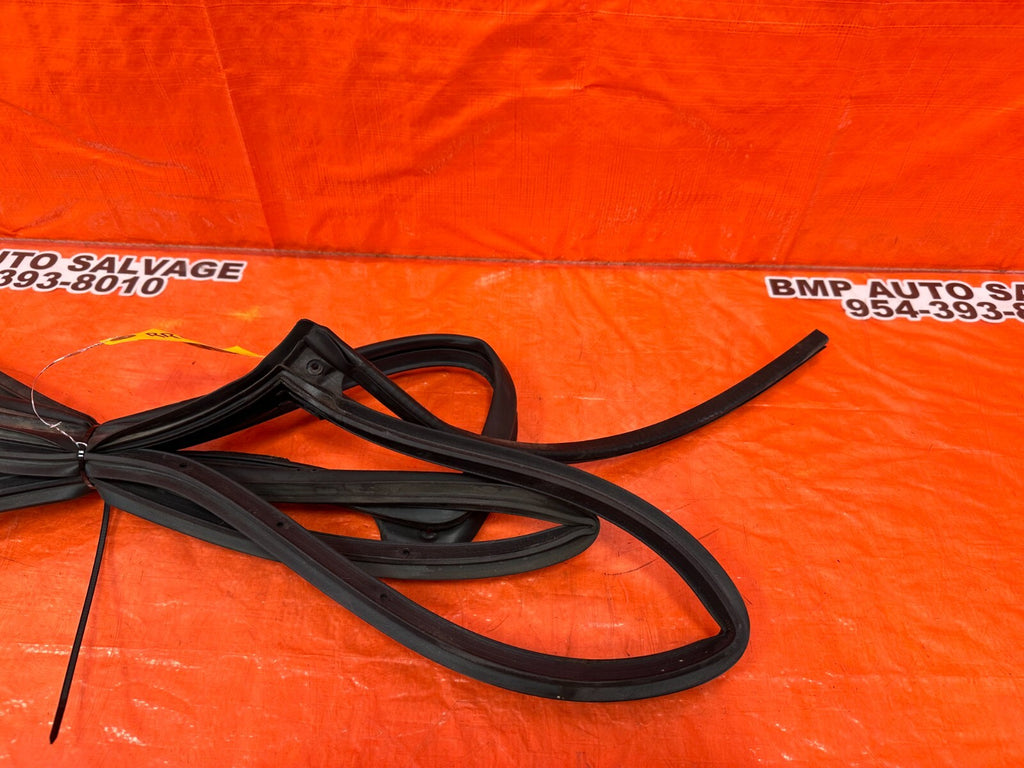 15 21 SUBARU WRX STI PASSENGER RIGHT REAR DOOR WEATHER STRIP RUBBER GASKET OEM5