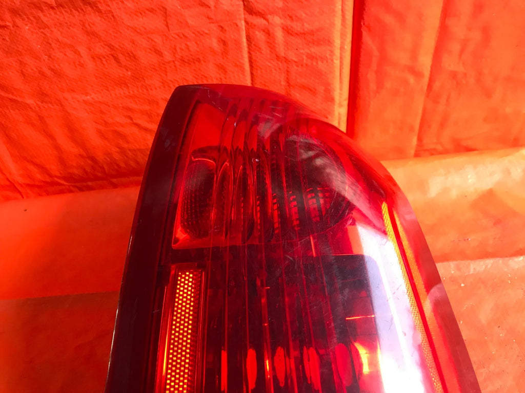OEM 2004 04 CADILLAC CTS PASSENGER RIGHT TAIL LIGHT LAMP R RH5