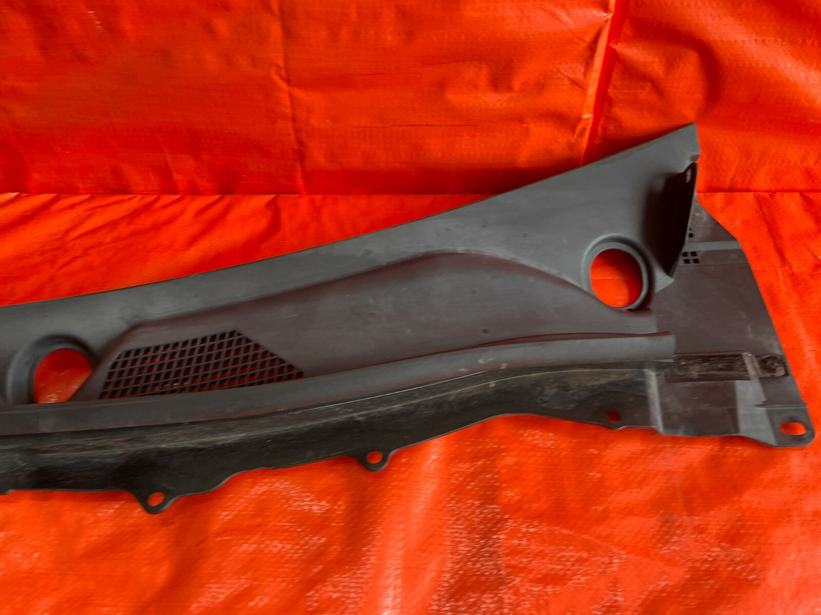08 10 INFINITI G37 SPORT S 2D COUPE   FRONT WINDSHIELD WIPER COWL SET LEFT RIGHT3
