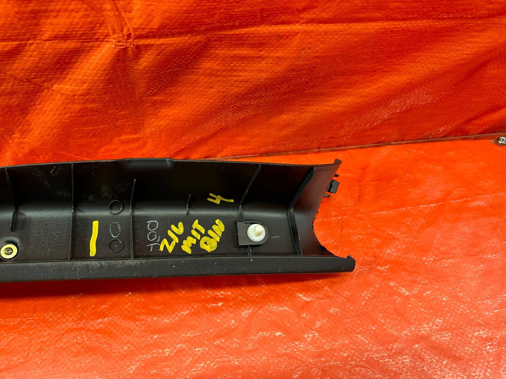 02 05 HONDA CIVIC SI EP3 HATCHBACK   LEFT TAIL LIGHT LAMP TRIM PLASTIC OEM #21610