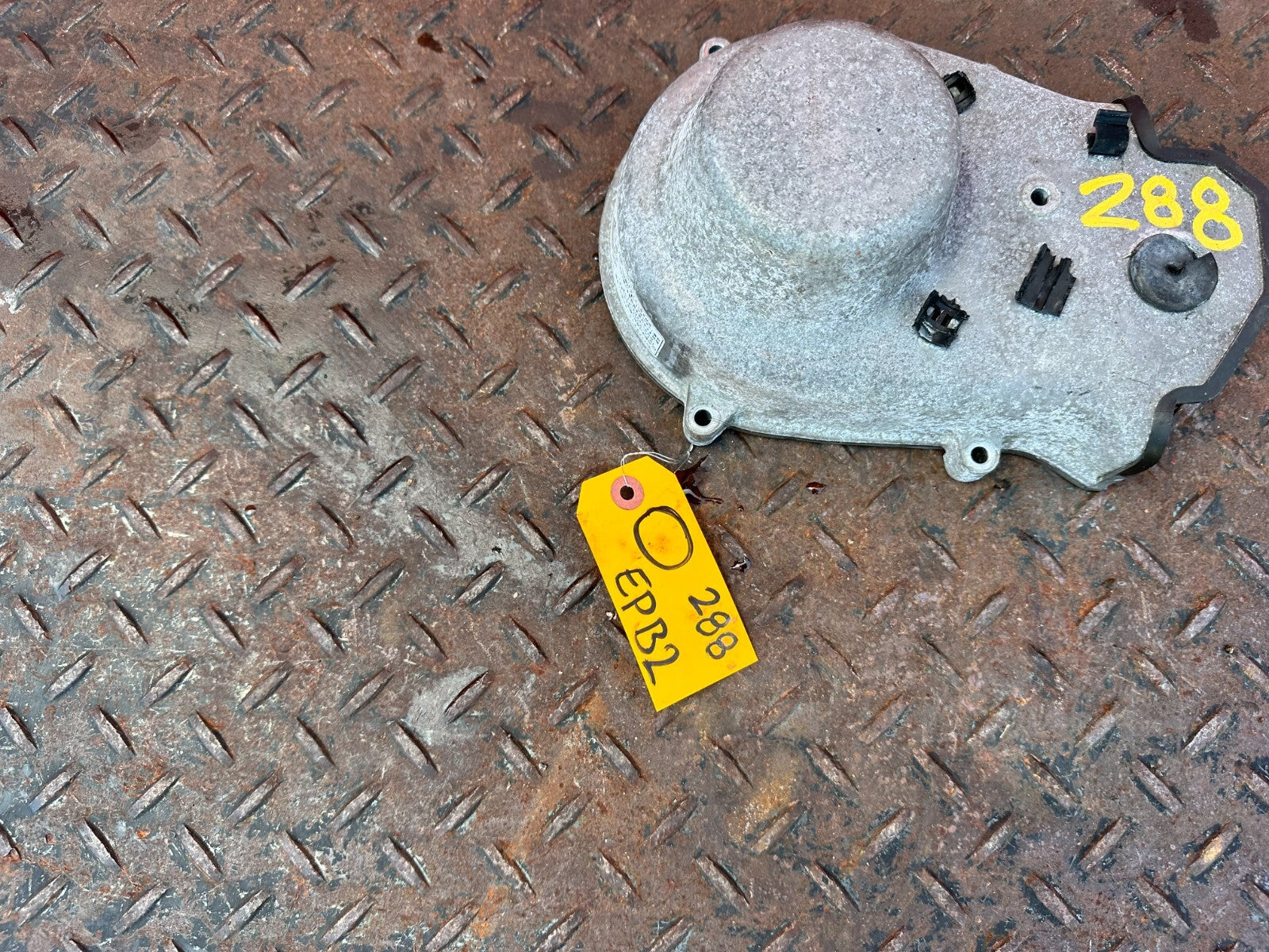 02 10 LEXUS SC430   3UZFE   DRIVER LEFT   CAM GEAR COVER   OEM #2885