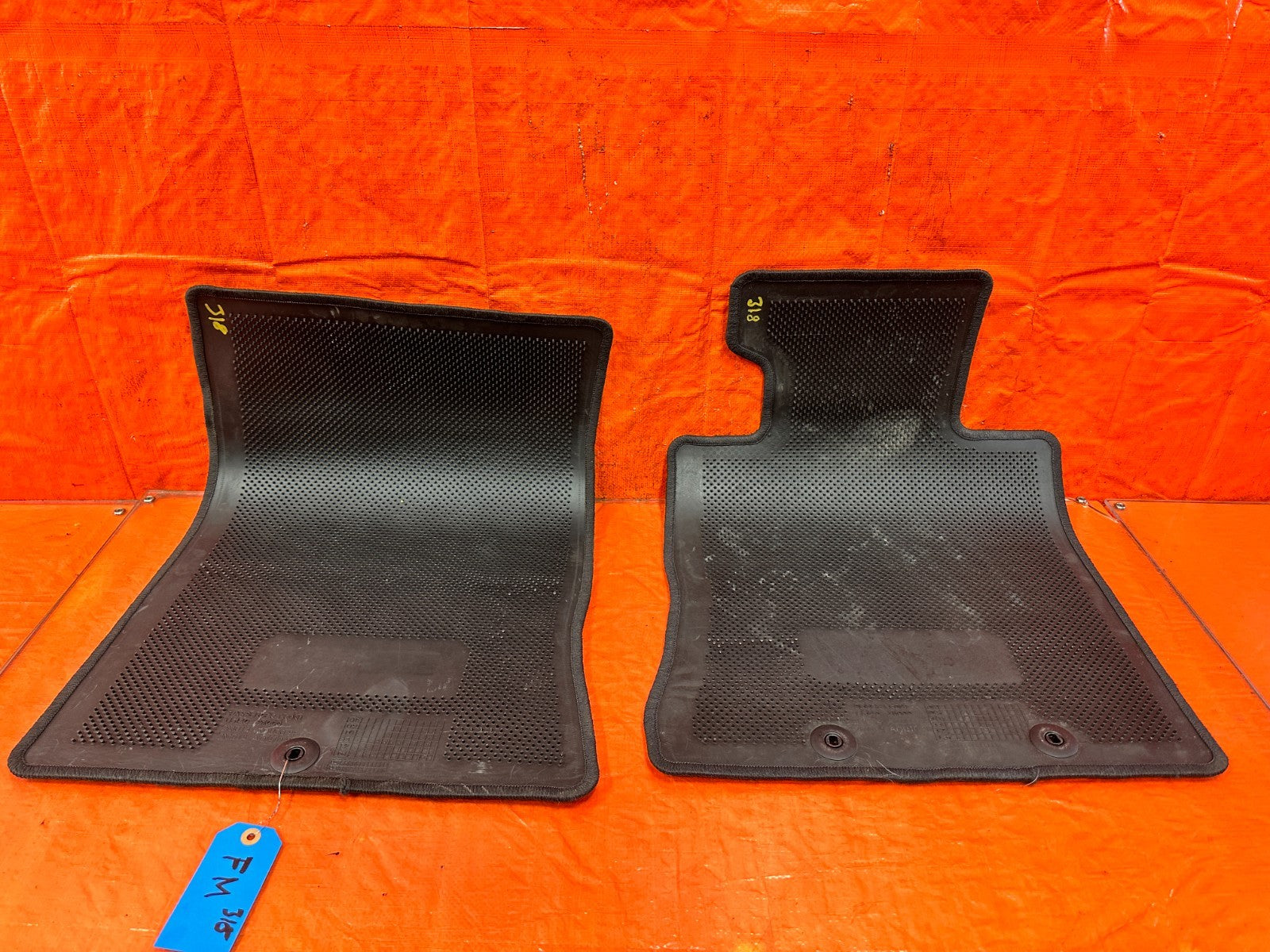 13 16 HYUNDAI GENESIS COUPE   FLOOR MAT SET   BLACK COLOR   LEFT RIGHT FRONT OEM3